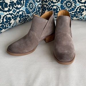 Korks - ‘Malden Bootie’ Suede Leather Heeled Boots